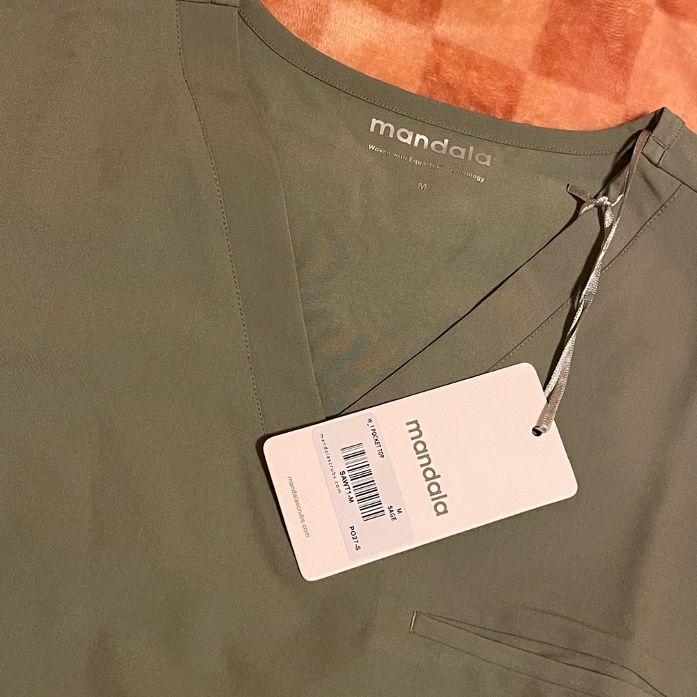 NWT Mandala Green - Medium